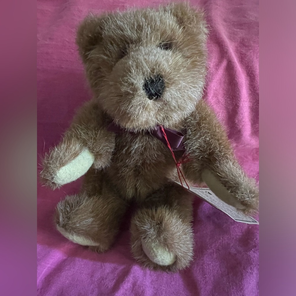 Vintage Boyd’s Bear - Golden Teddy Award Winner